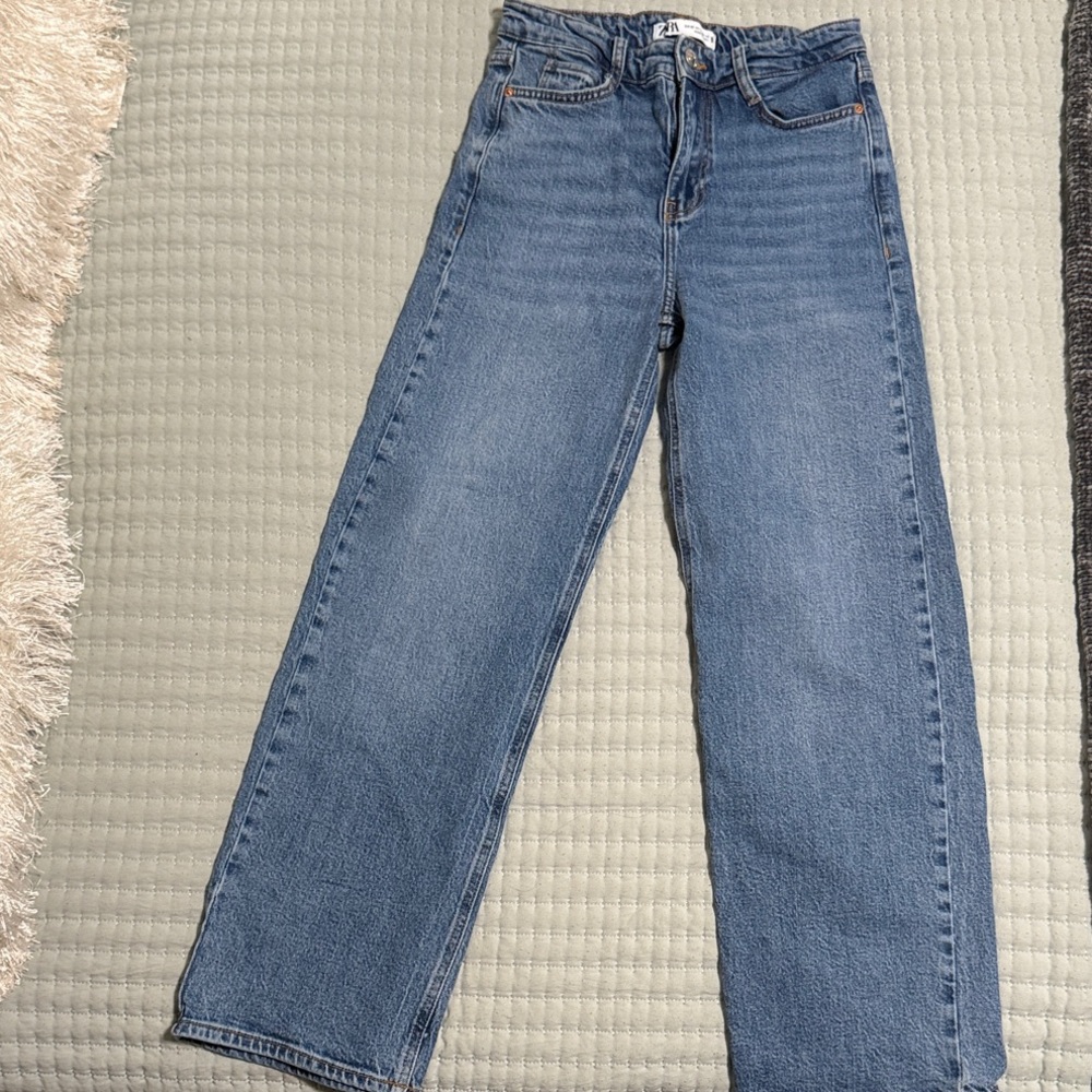 Zara Women's Straight Leg Blue Jeans